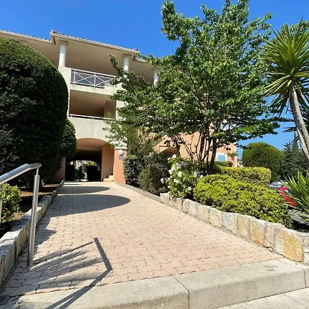 T2 Avec Piscine, 4 Couchages - * La Croix-Valmer