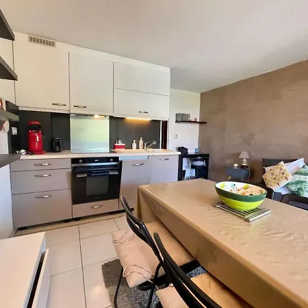 Apartment T2 Avec Piscine, 4 Couchages - *